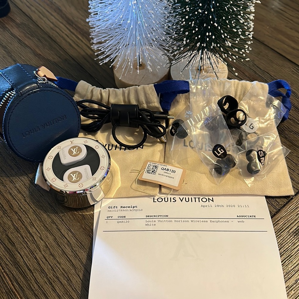 Authentic Louis Vuitton ear pods